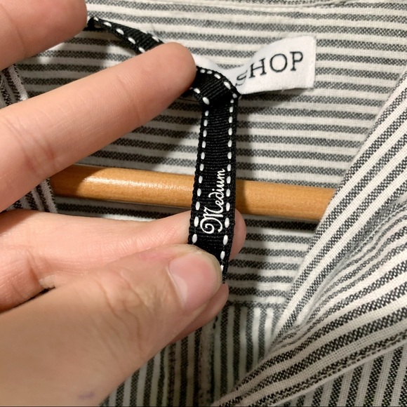 The Frock Shop button down dress with pockets! - Picture 5 of 6